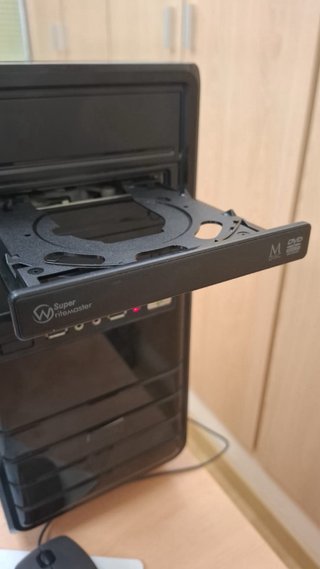 Torre PC Negra Completa