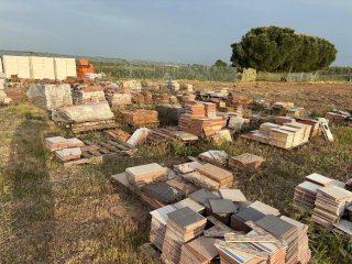 Lote rodapiés, peldaños y azulejos muchas cenefas