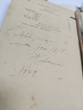 Antiguo libro de cocina cubano