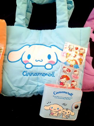 Bolsos Hello Kitty y Friends + Monedero.