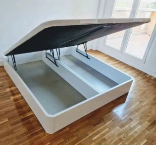 Canapés de madera con colchónes viscoelastico