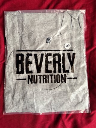 Camiseta gimnasio Tú entrena y que ladren