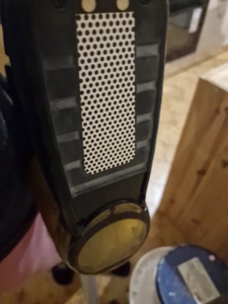 Aspirapolvere nero e giallo