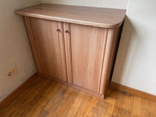 Mueble auxiliar madera compacto