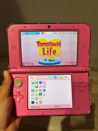 Nintendo 3DS XL Rosa + tomodachi life