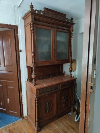 Aparador antiguo madera y mármol