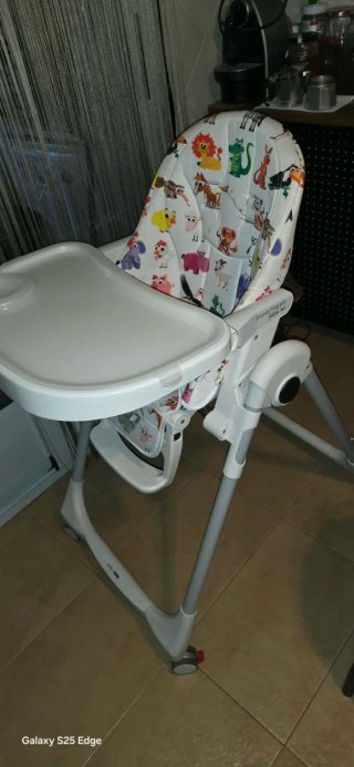 Trona de bebé con estampado infantil