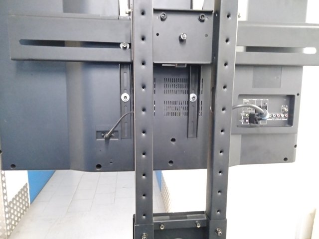 TV Toshiba 40 LCD + Soporte unicol