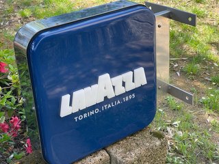 Insegna bifacciale Luminosa Lavazza