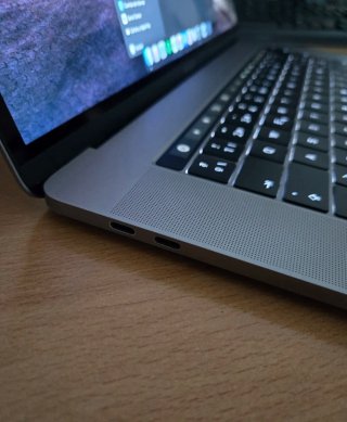 MacBook Pro i7 16GB RAM 500GB SSD
