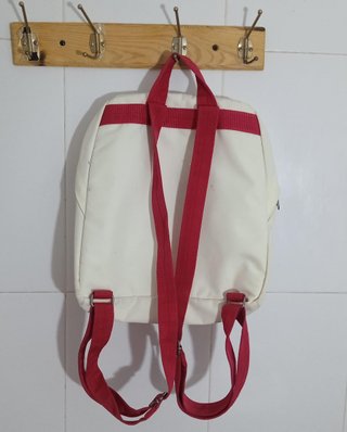 Mochila Adidas Blanca con Tiras Rojas