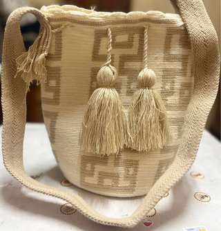 Mochila Negra con Diseño Virgen de Guadalupe