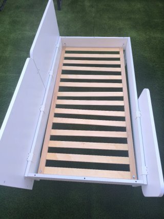 Cuna convertible en cama infantil