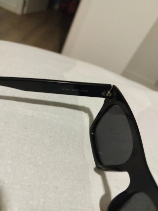 Gafas de sol Millner negras estilo Versace