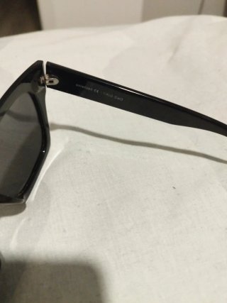 Gafas de sol Millner negras estilo Versace