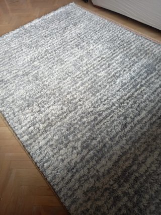 Alfombra gris