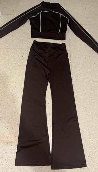 Conjunto deportivo marron chocolate