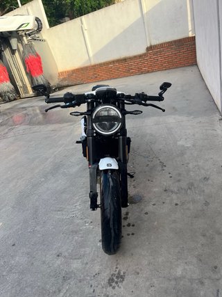 Se vende Husqvarna Vitpilen 401