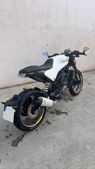 Se vende Husqvarna Vitpilen 401