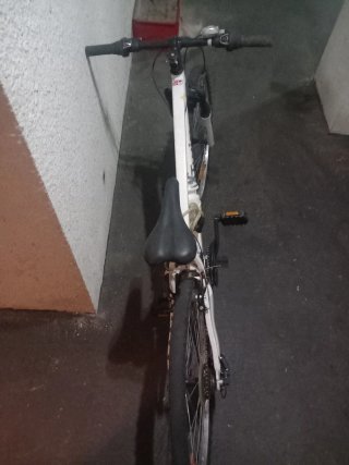 Bicicleta BTWIN blanca y gris