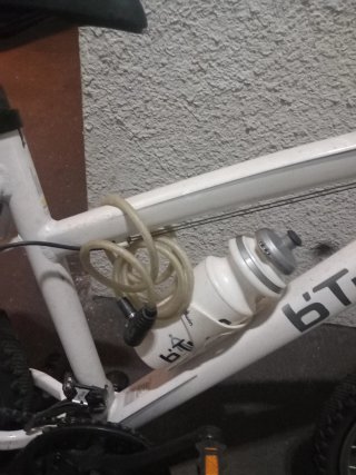 Bicicleta BTWIN blanca y gris