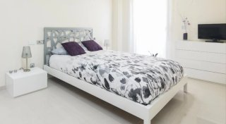 Cama 150 cm con cabecero moderno, colchón y base