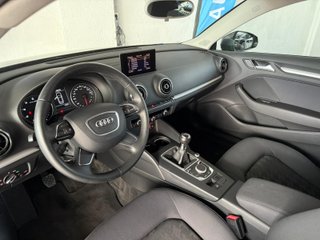 Audi A3 1.2 TFSI 105cv Attraction