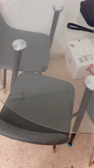 TV 50 250€ 65 400€ y Juego Comedor 100