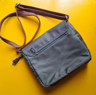Bolso bandolera nylon verde y marrón