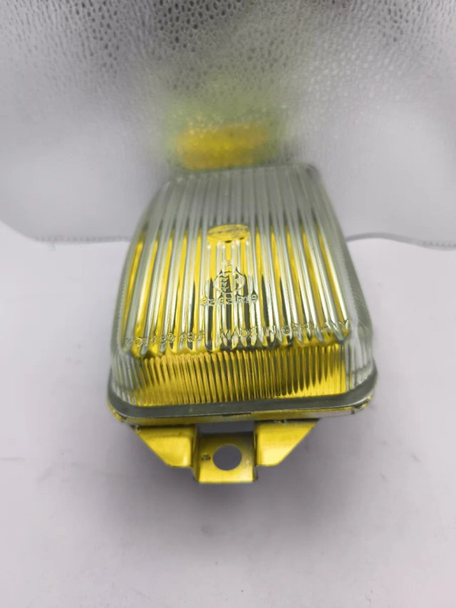 Faro Antiniebla VW Santana Amarillo