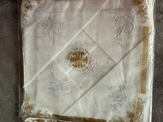 Sciarpe ricamate bianche da donna