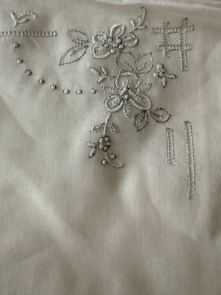 Sciarpe ricamate bianche da donna