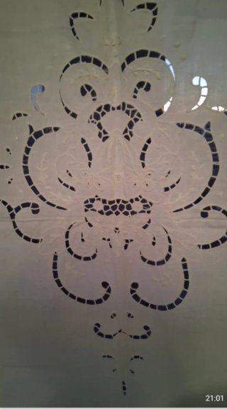 Coppia tendine ricamo intaglio
