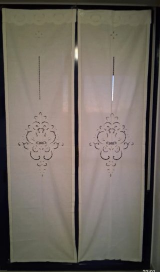 Coppia tendine ricamo intaglio