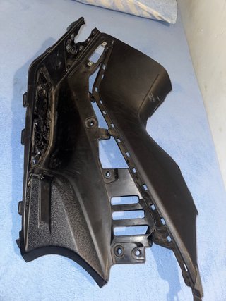 Tapa lateral TMAX 560