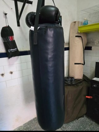 Sacco da boxe nero come nuovo