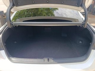 Lexus ES 300h Business 160 kW (218 CV)