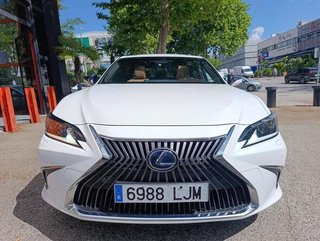 Lexus ES 300h Business 160 kW (218 CV)