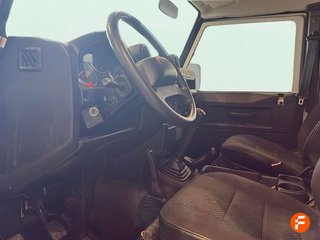 Land-Rover Defender 2.200cc  122cv