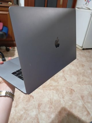 MacBook Pro i7 32GB Plata 15.4" Algo negociable