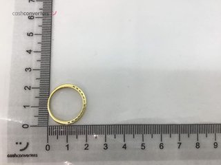 alianza oro 18k con piedra con diamante de laboratorio