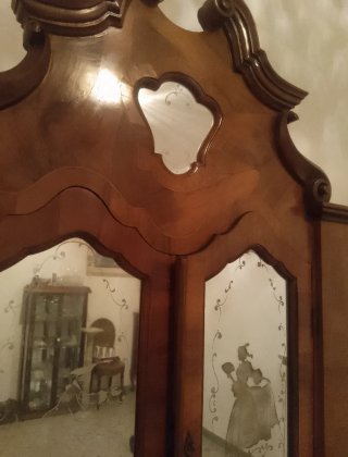 Mobile antico veneziano in legno e vetro