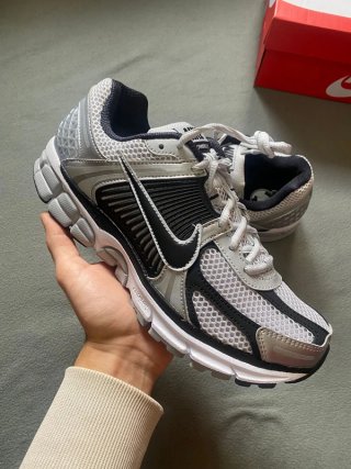 Nike Zoom Vomero 5 Metallic Silver Black
