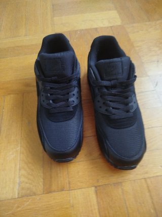 Nike Air Max 90 Negras sin uso 44 tallan pequeñas