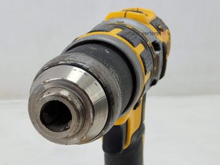 taladro a bateria dewalt dcd795