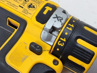 taladro a bateria dewalt dcd795