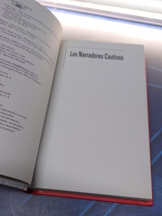 NOVELA, LOS NARRADORES CAUTIVOS - Varios Autores - 1999. Alfaguara Serie Roja