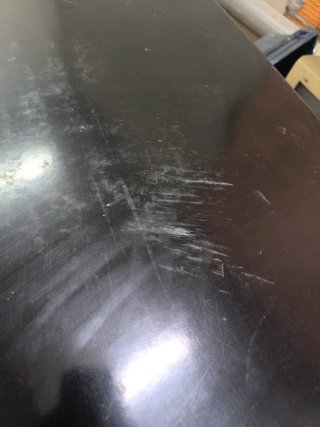 Mesa de bar cuadrada negra de madera