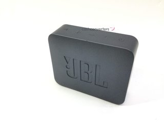 altavoz portatil bluetooth jbl go essential