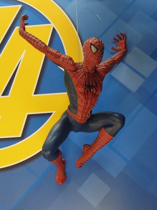 Spiderman, figura 1:4 spider-man, TM & O 2003 . Edición limitada  y numerada: 407 de 888 unidades.